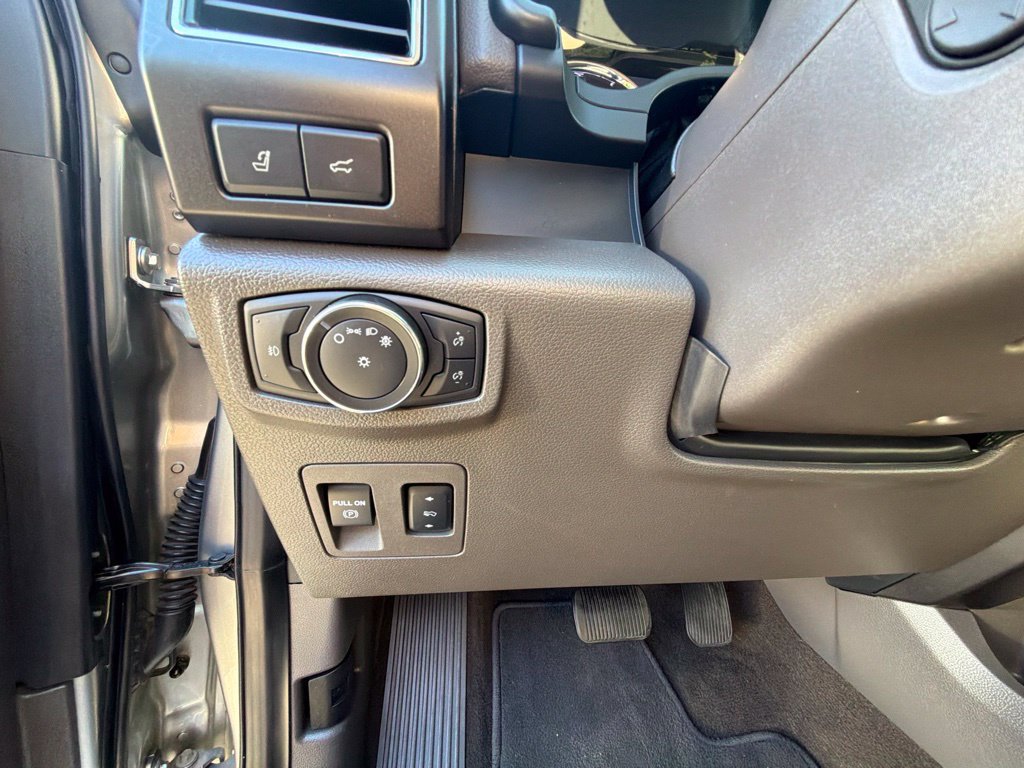 Used 2021 Ford Expedition Limited RWD image 19