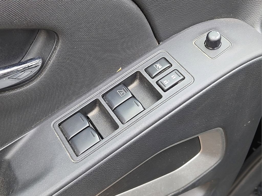 Used 2024 Nissan Frontier SV image 21