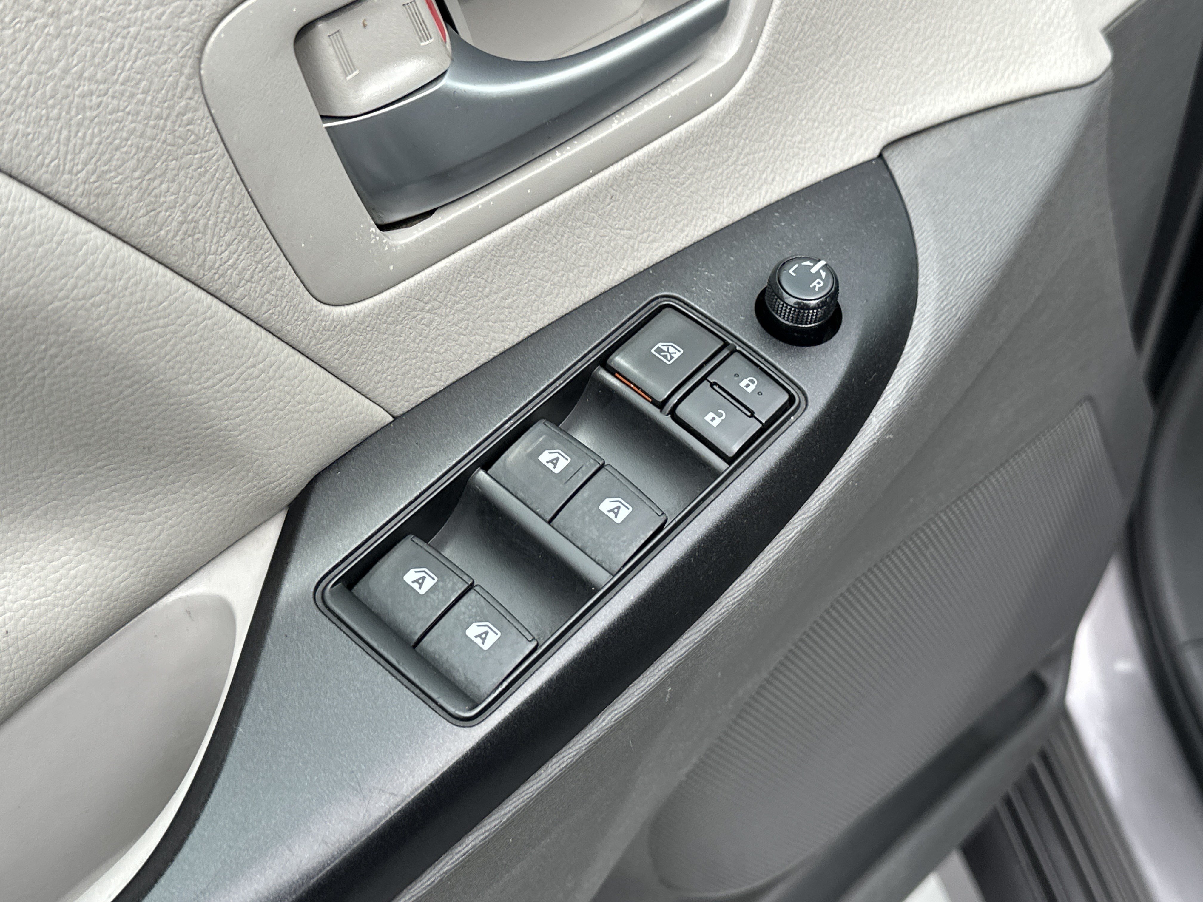 Used 2018 Toyota Sienna LE FWD image 15