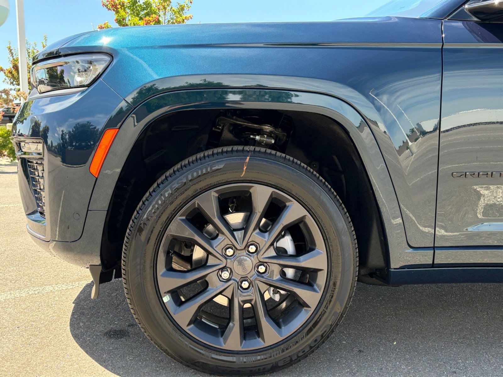 New 2026 Jeep Grand Cherokee Limited AWD/4WD image 11