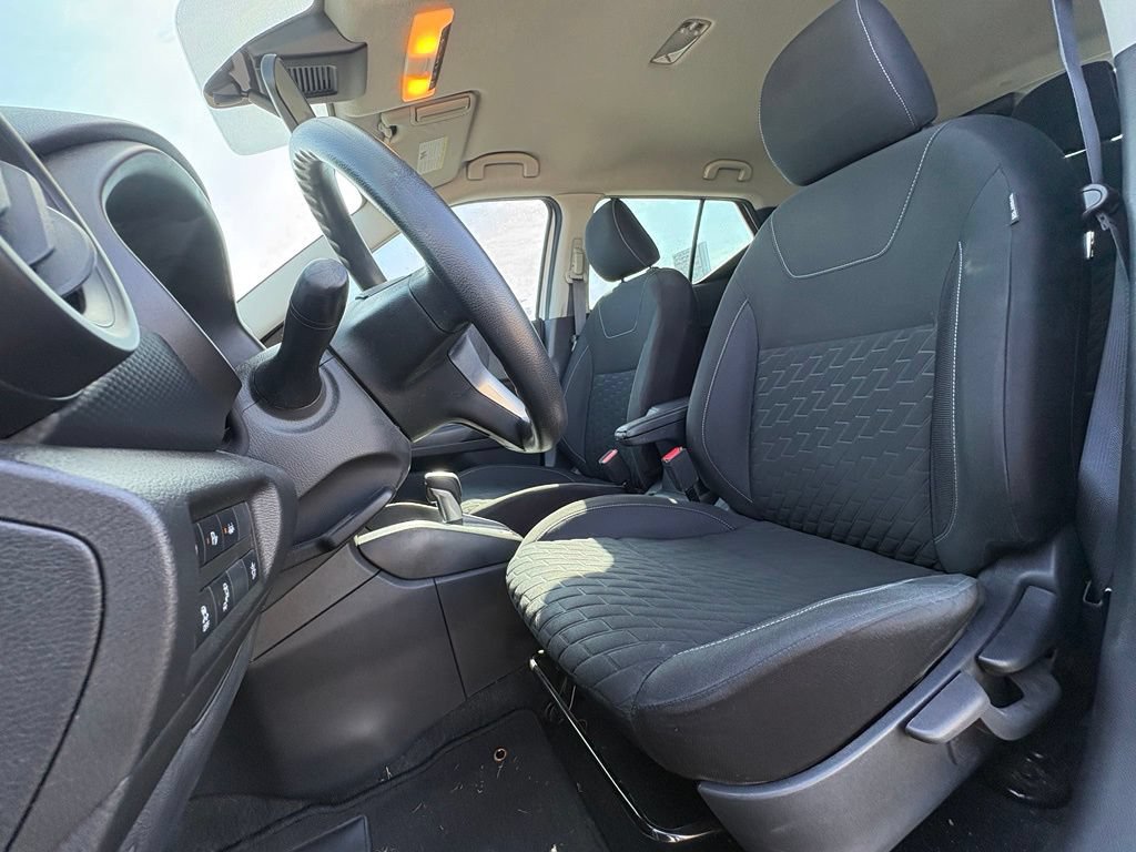 Used 2021 Nissan Kicks S FWD image 12