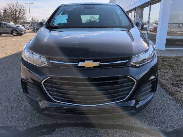 Used 2021 Chevrolet Trax LS w/ Tint and Cruise Package image 2