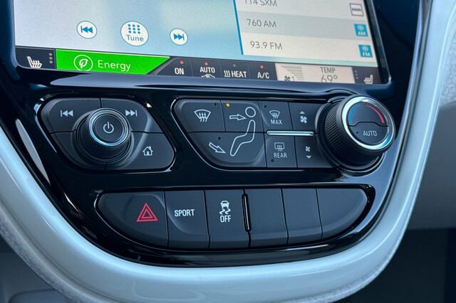 Used 2019 Chevrolet Bolt Premier w/ Infotainment Package image 17