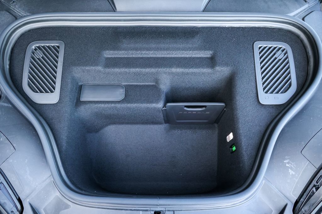 Certified 2025 Porsche Macan 4 Electric image 52