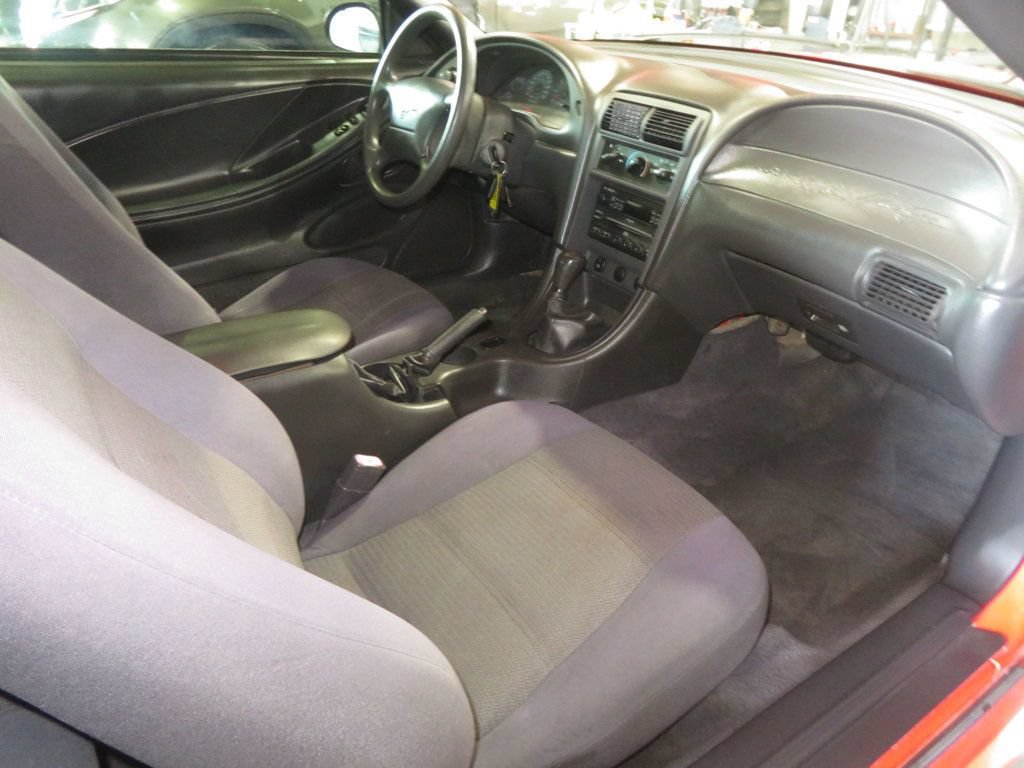 Used 2004 Ford Mustang Coupe RWD image 25