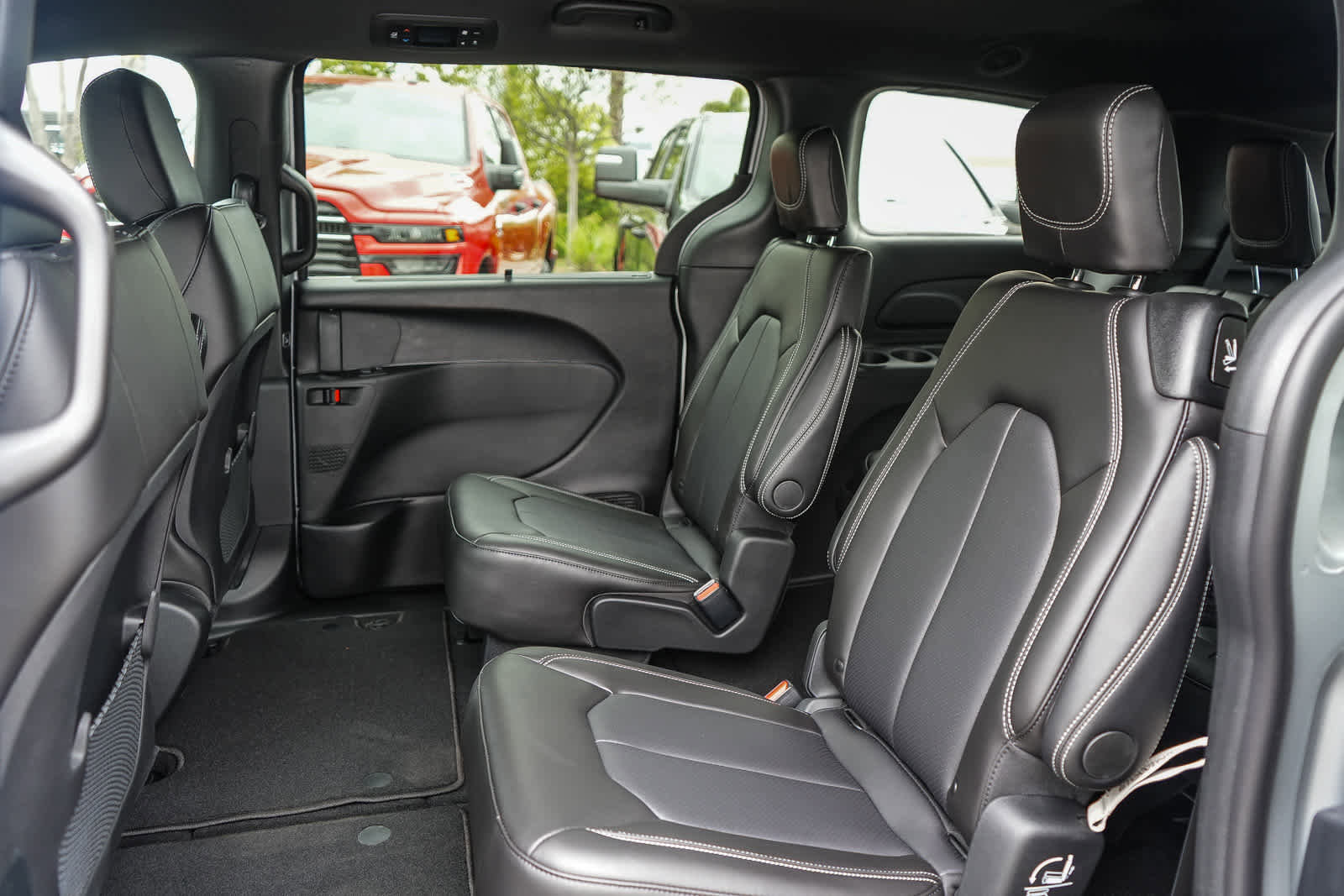 New 2026 Chrysler Voyager LX image 18