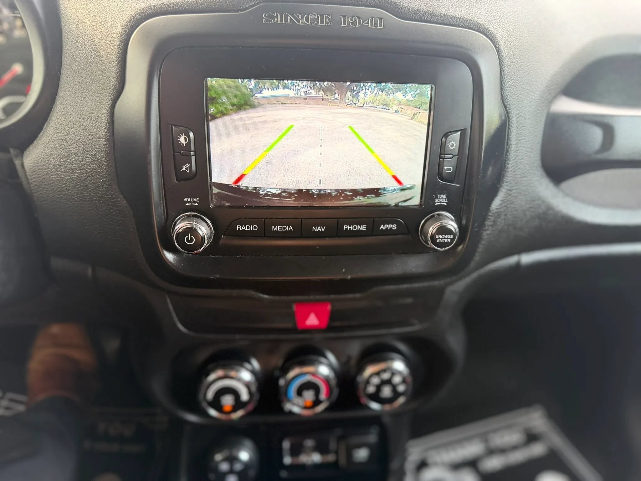 Used 2016 Jeep Renegade Trailhawk AWD/4WD image 9