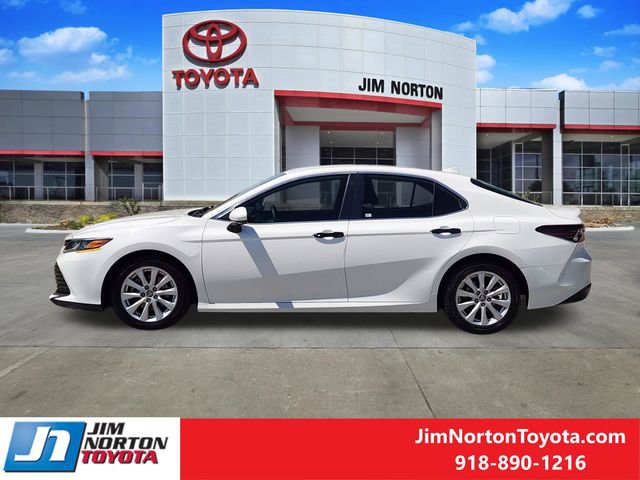 Used 2019 Toyota Camry LE FWD image 5