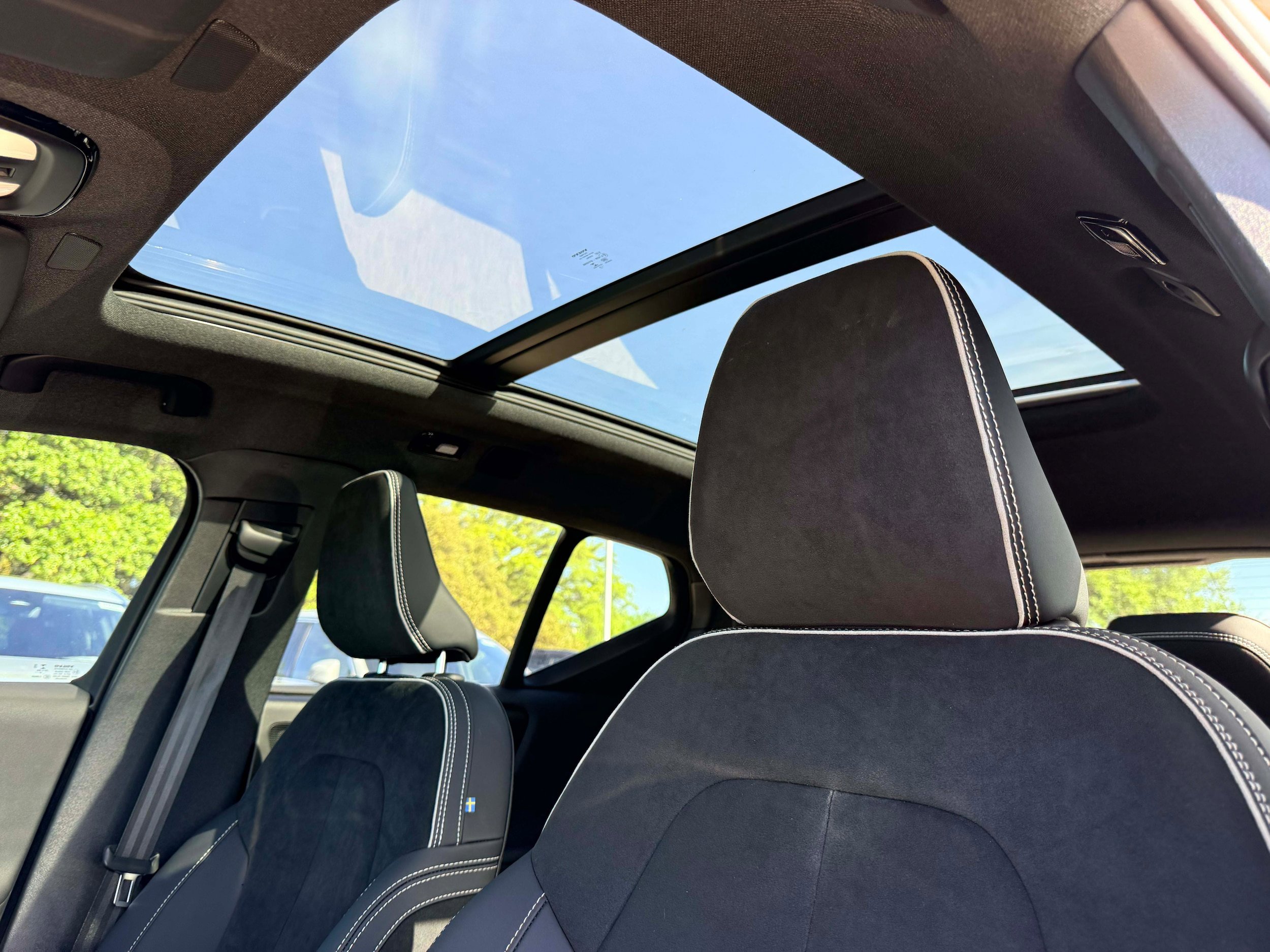 Certified 2023 Volvo XC40 Recharge Plus AWD/4WD image 12