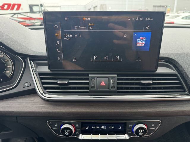 Used 2023 Audi Q5 e Premium Plus w/ Premium Plus Package AWD/4WD image 17