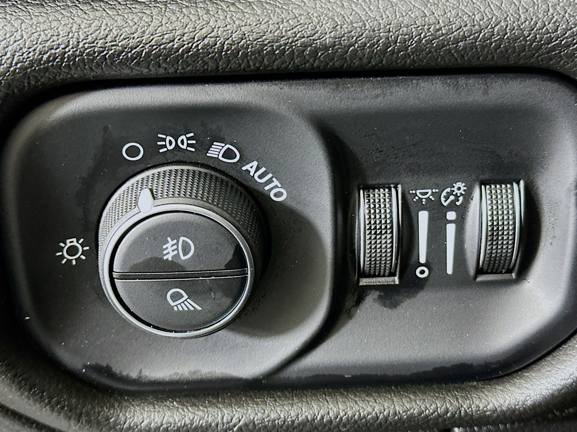 Used 2025 RAM 1500 Laramie image 17