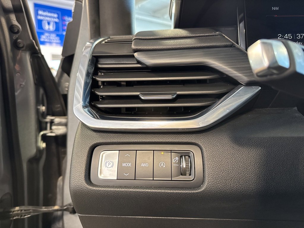 Used 2025 GMC Acadia Elevation image 17