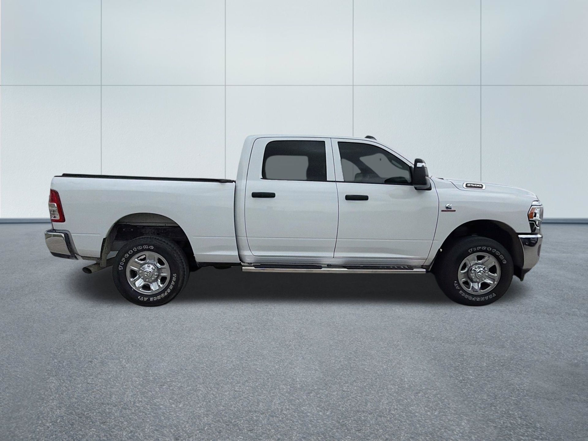 Used 2024 RAM 2500 Tradesman w/ Chrome Appearance Group AWD/4WD image 4