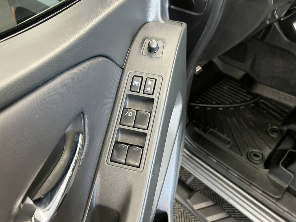 Used 2024 Nissan Frontier SV w/ Technology Package AWD/4WD image 12