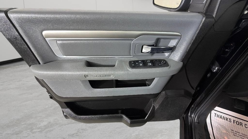 Used 2019 RAM 1500 Classic SLT AWD/4WD image 22