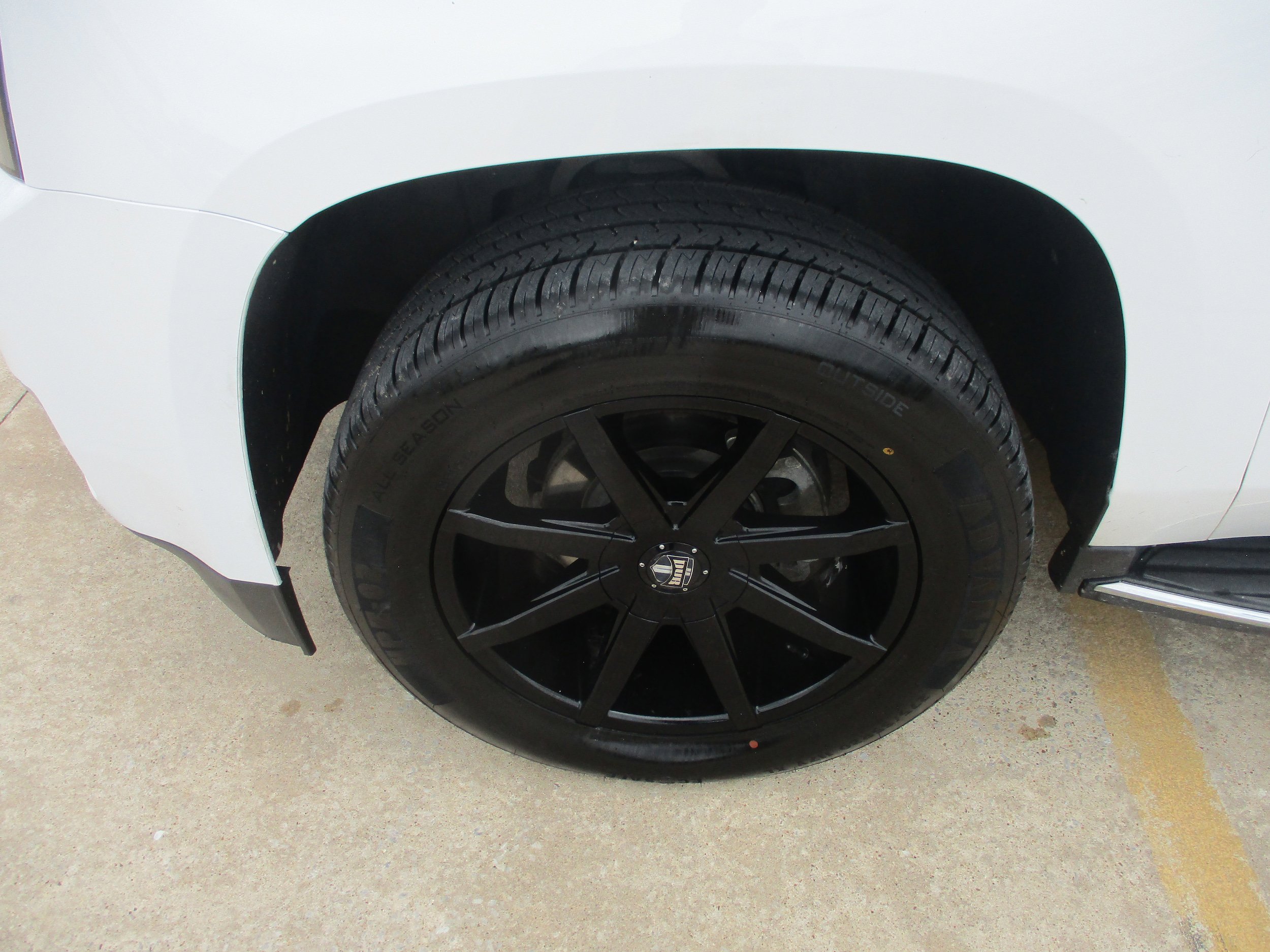 Used 2018 GMC Yukon XL SLT image 3