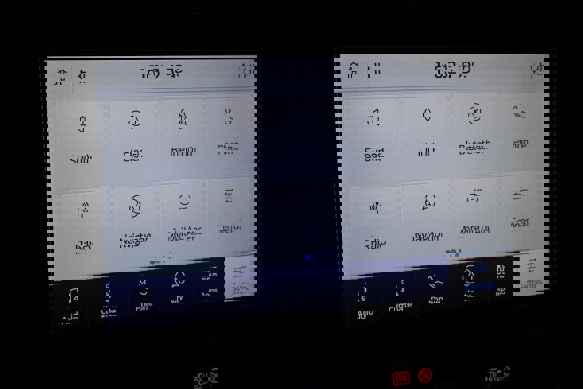 Used 2020 Ford F350 Platinum w/ FX4 Off-Road Package image 56