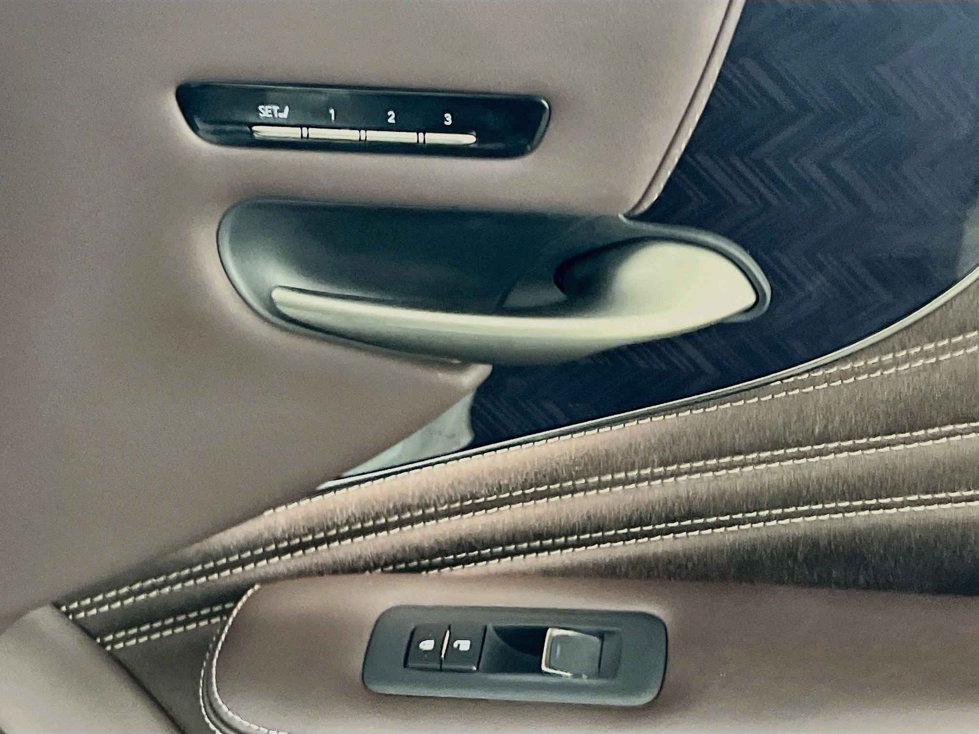 Used 2020 Lexus LS 500 AWD w/ Interior Upgrade Package image 32