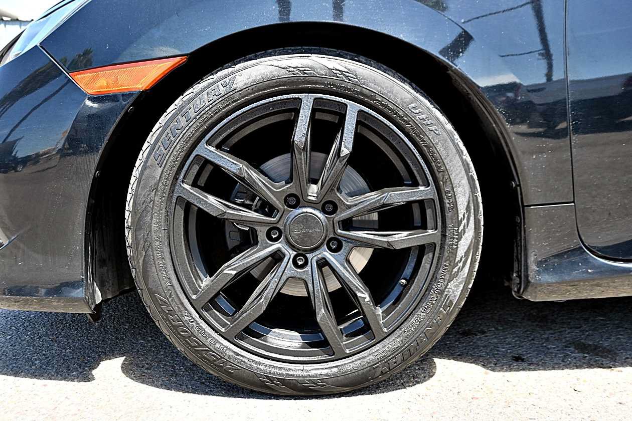 Used 2019 Honda Civic EX image 12