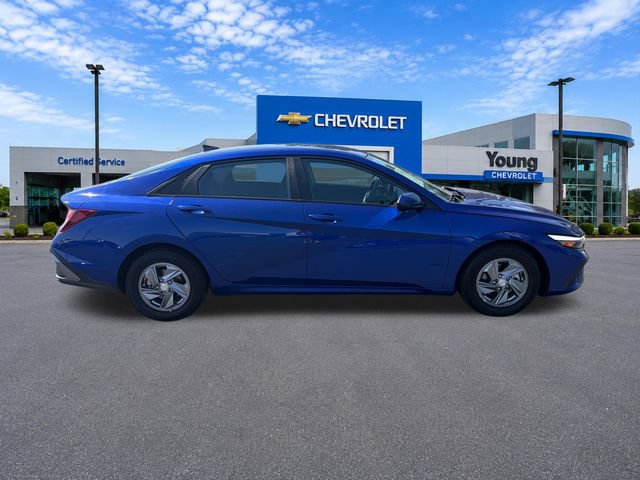 Used 2024 Hyundai Elantra SE FWD image 8