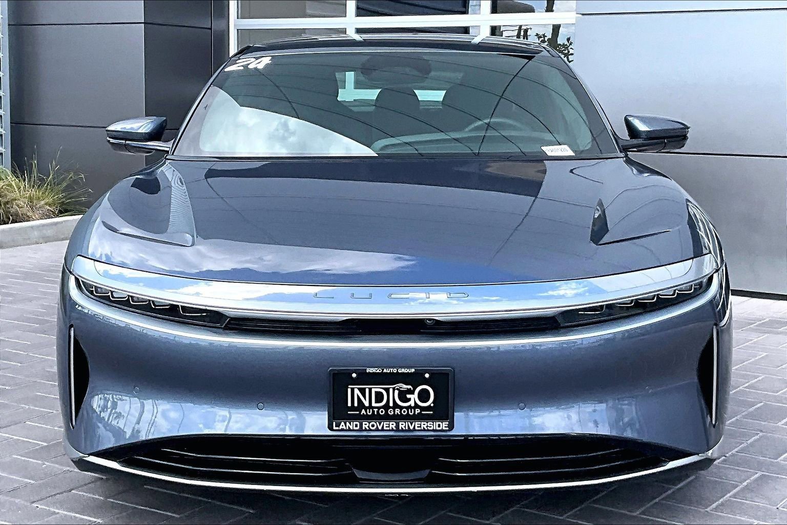 Used 2024 Lucid Air Pure RWD image 2