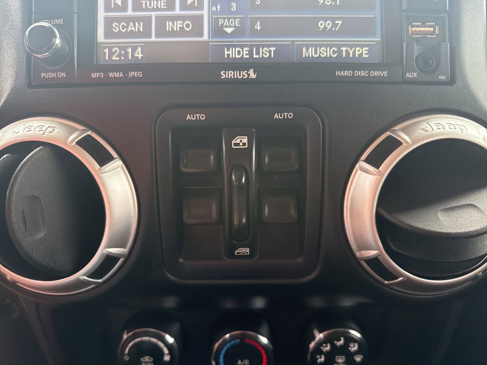 Used 2015 Jeep Wrangler Unlimited Sport image 18