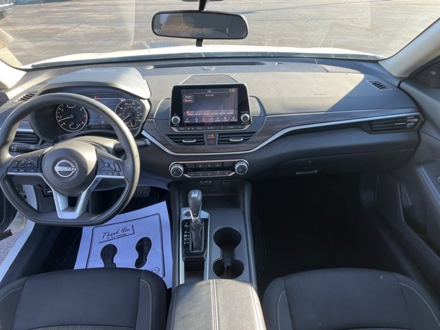 Used 2025 Nissan Altima 2.5 SV image 15