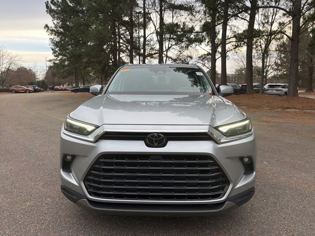 Used 2024 Toyota Grand Highlander Limited image 3