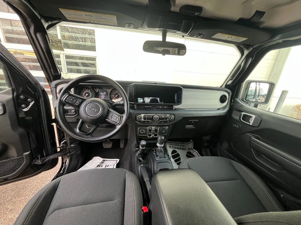 Used 2024 Jeep Gladiator Sport image 6