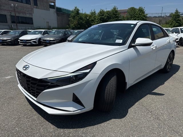 Used 2023 Hyundai Elantra Blue FWD image 3