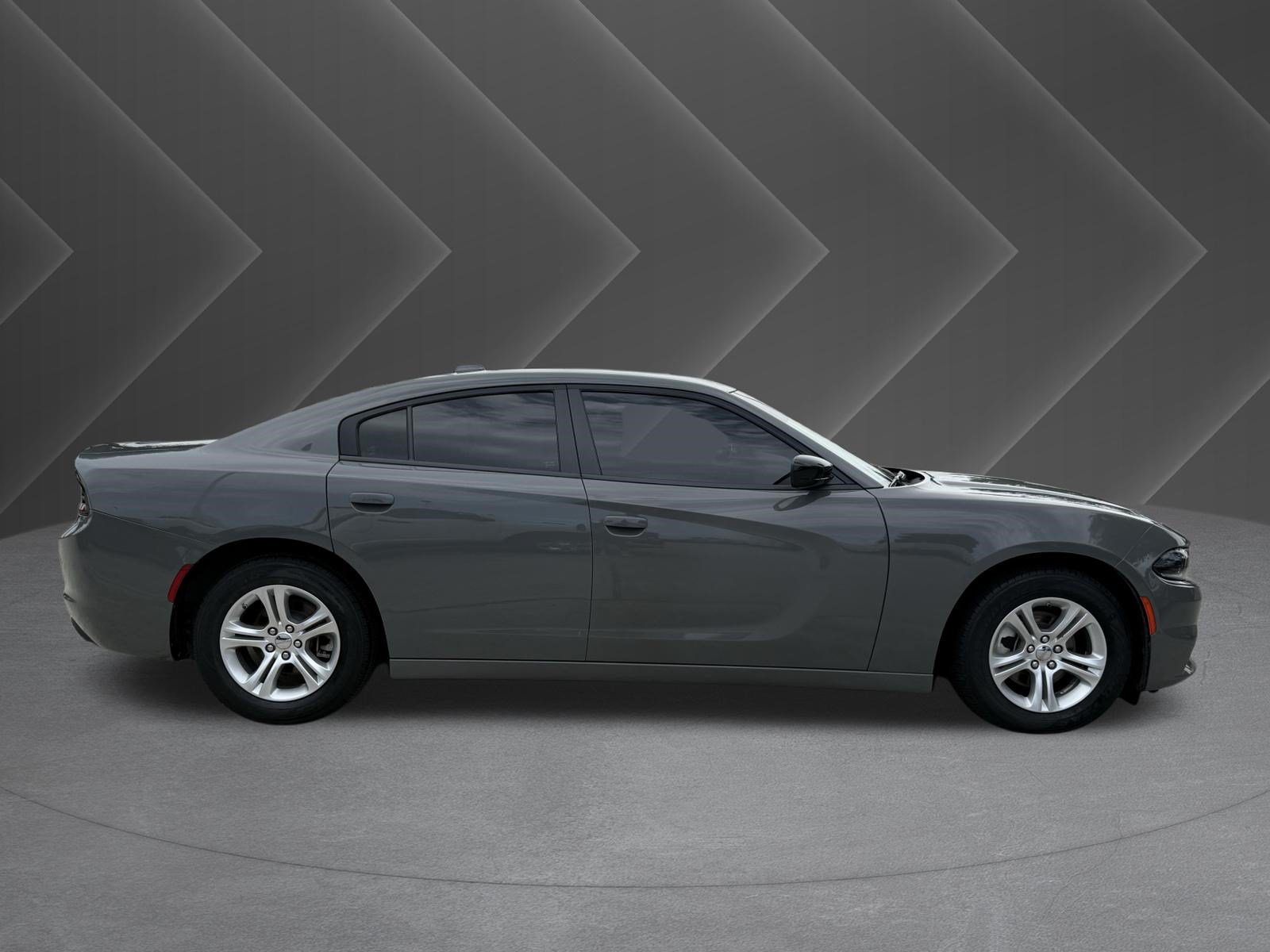 Used 2023 Dodge Charger SXT RWD image 3