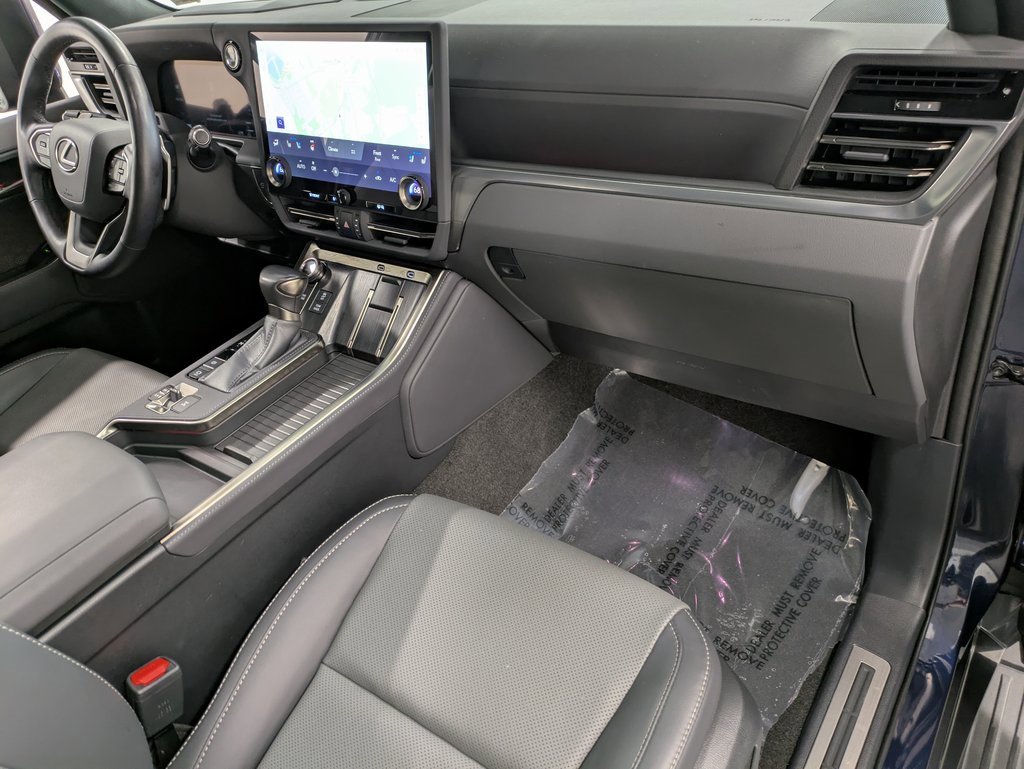 Used 2024 Lexus GX 550 image 29