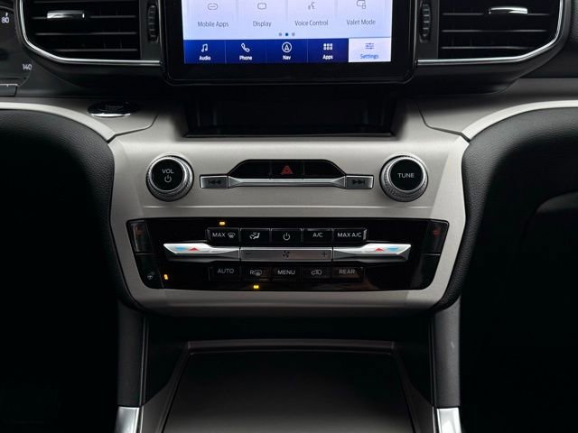 Used 2023 Ford Explorer XLT w/ Equipment Group 202A image 28
