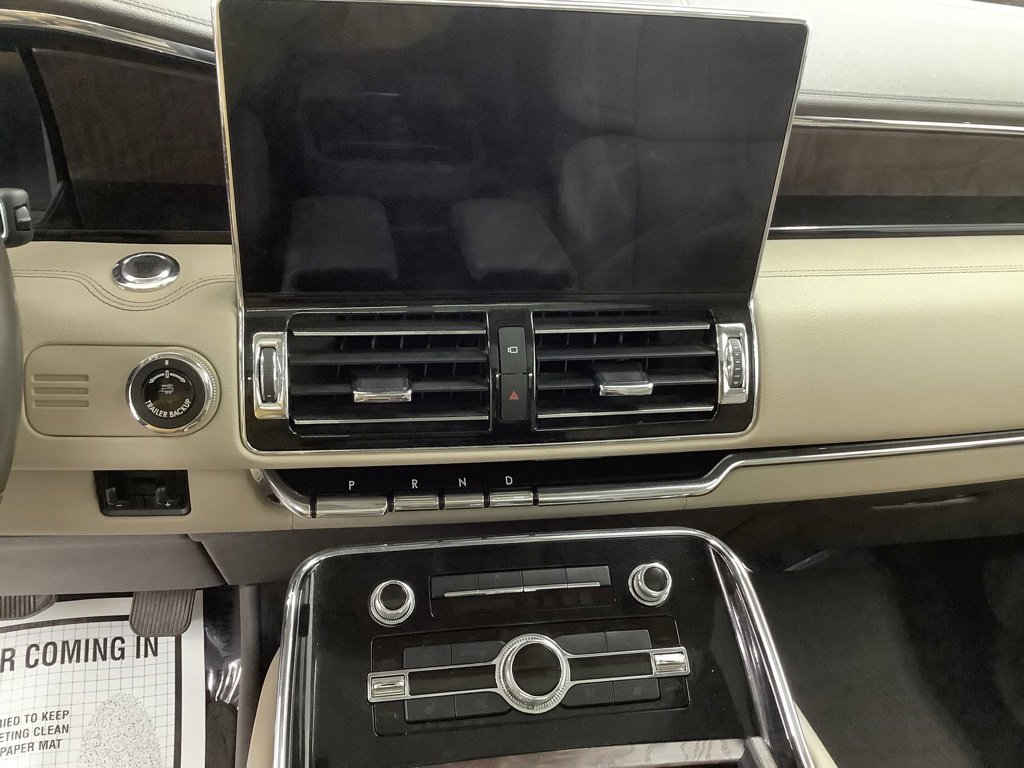 Used 2022 Lincoln Navigator Reserve image 17