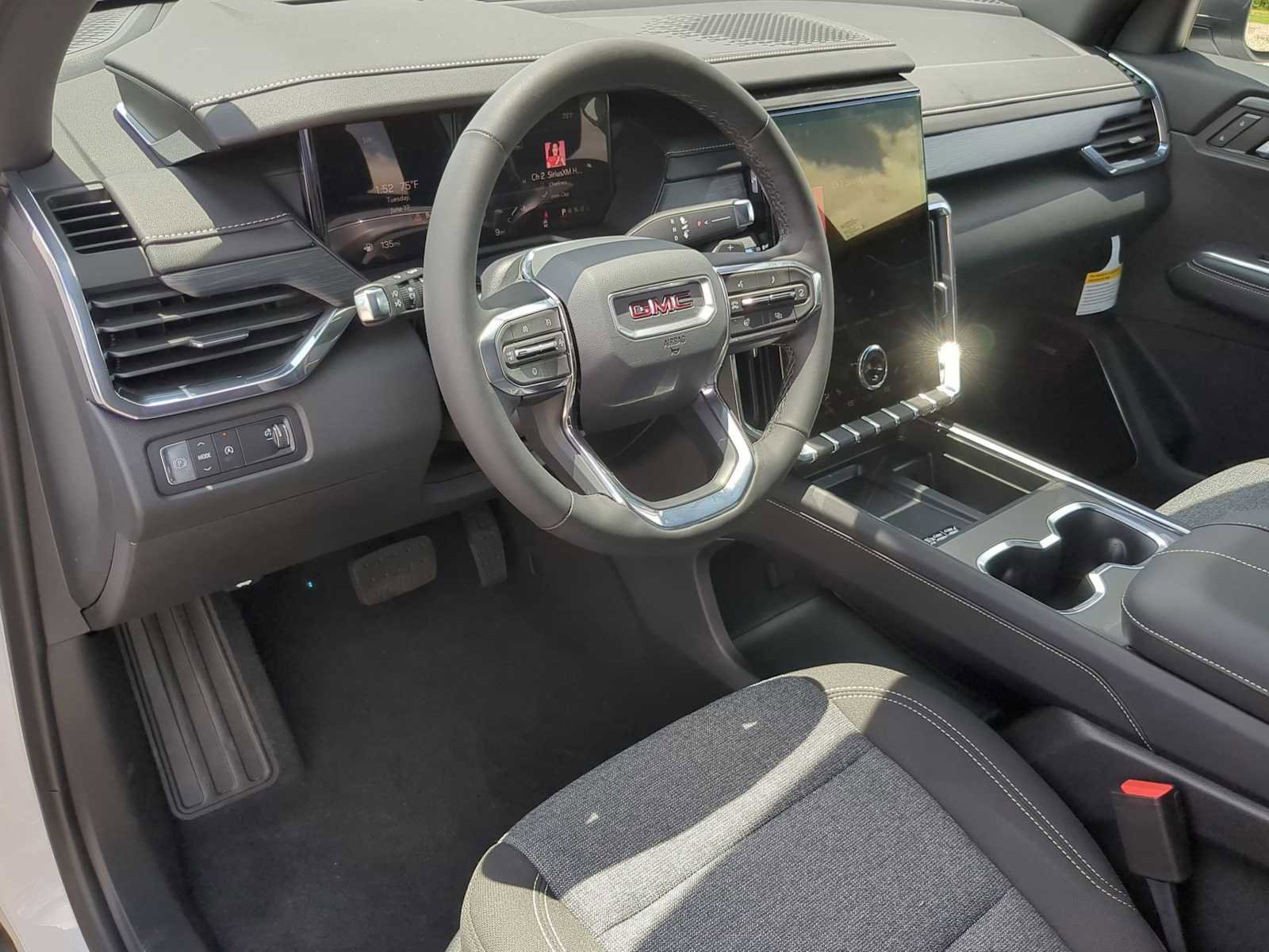 New 2025 GMC Acadia Elevation w/ Black Edition image 15