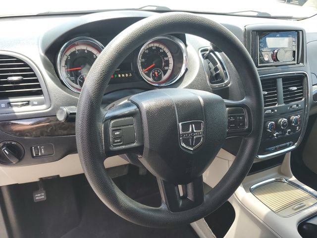 Used 2016 Dodge Grand Caravan SXT FWD image 11