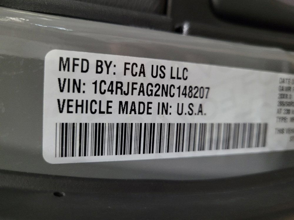 Used 2022 Jeep Grand Cherokee Laredo X image 33