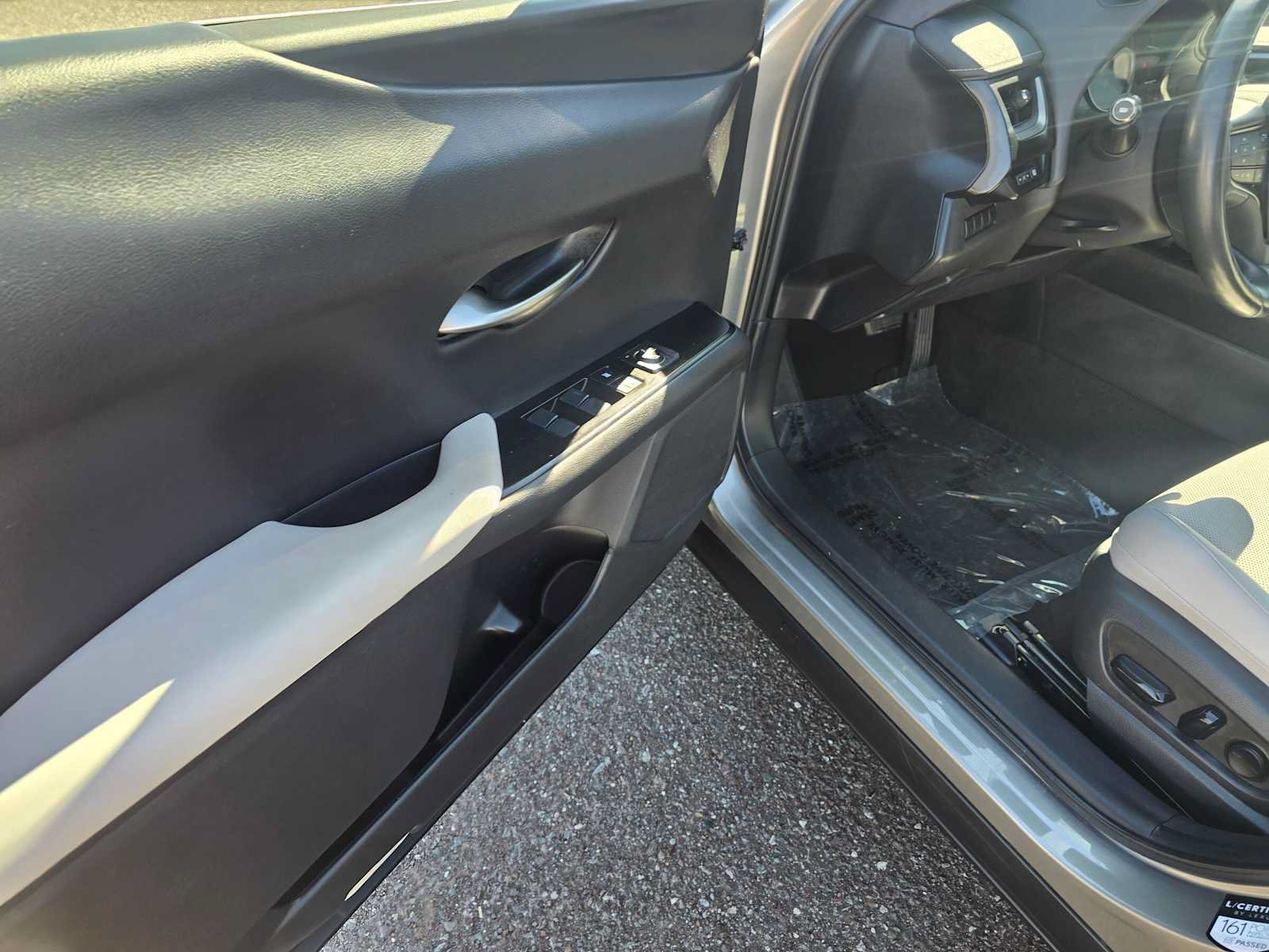 Used 2020 Lexus UX 250h w/ Premium Package AWD/4WD image 21