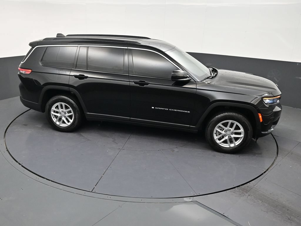 Used 2025 Jeep Grand Cherokee L Laredo w/ Luxury Tech Group I AWD/4WD image 15