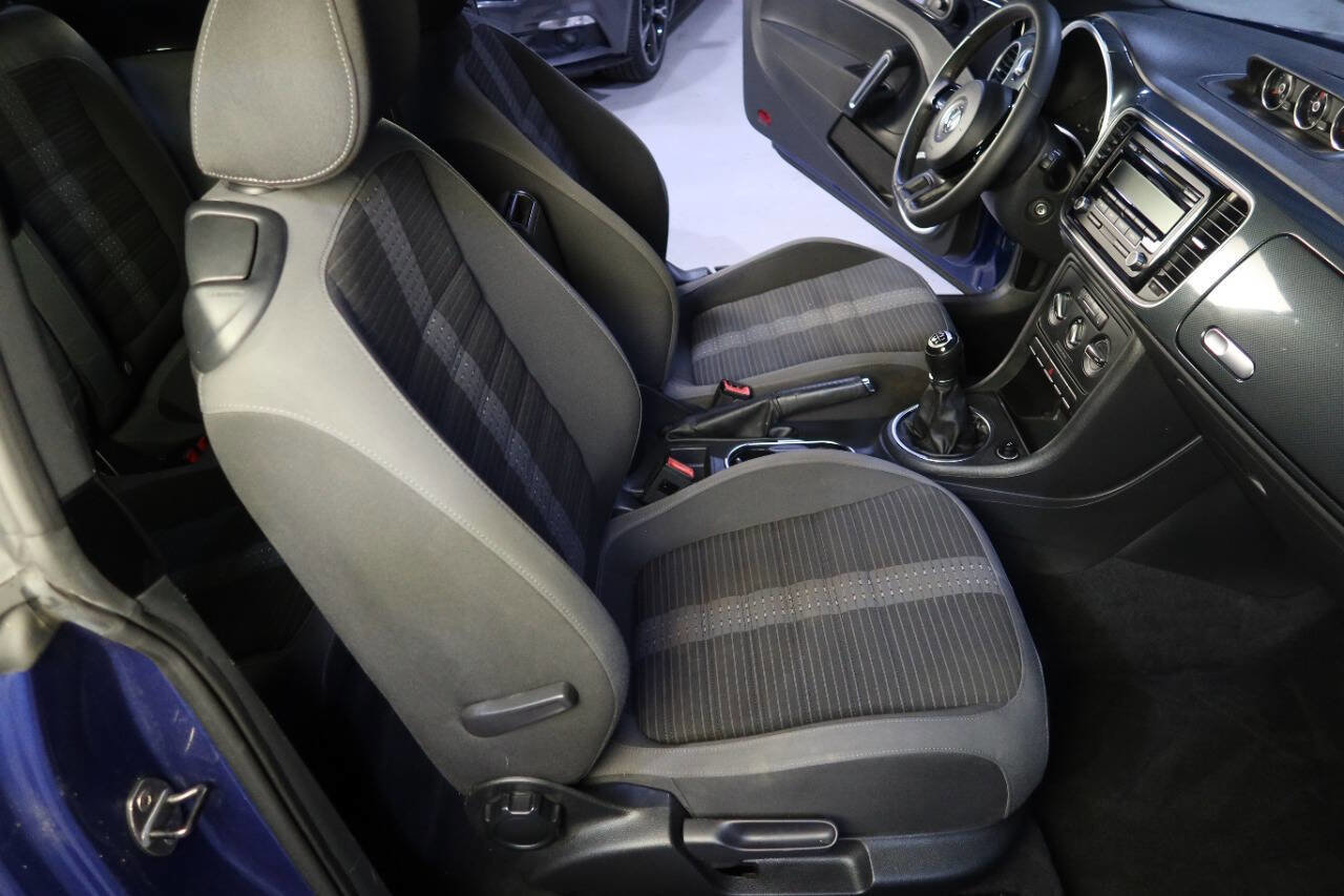 Used 2013 Volkswagen Beetle 2.0T image 13