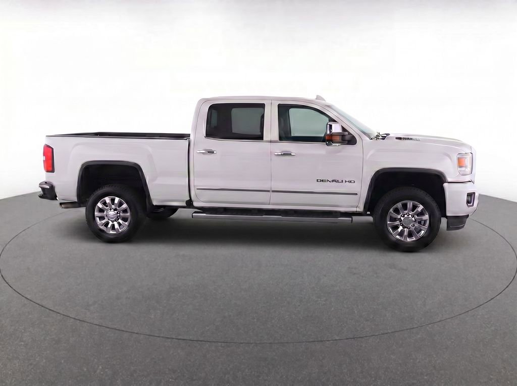 Used 2019 GMC Sierra 2500 Denali w/ Duramax Plus Package AWD/4WD image 8