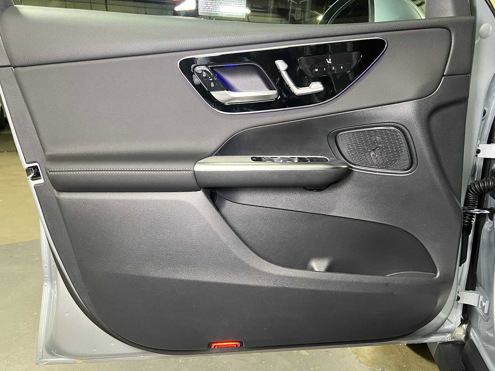 Used 2025 Mercedes-Benz GLC 300 4MATIC image 18