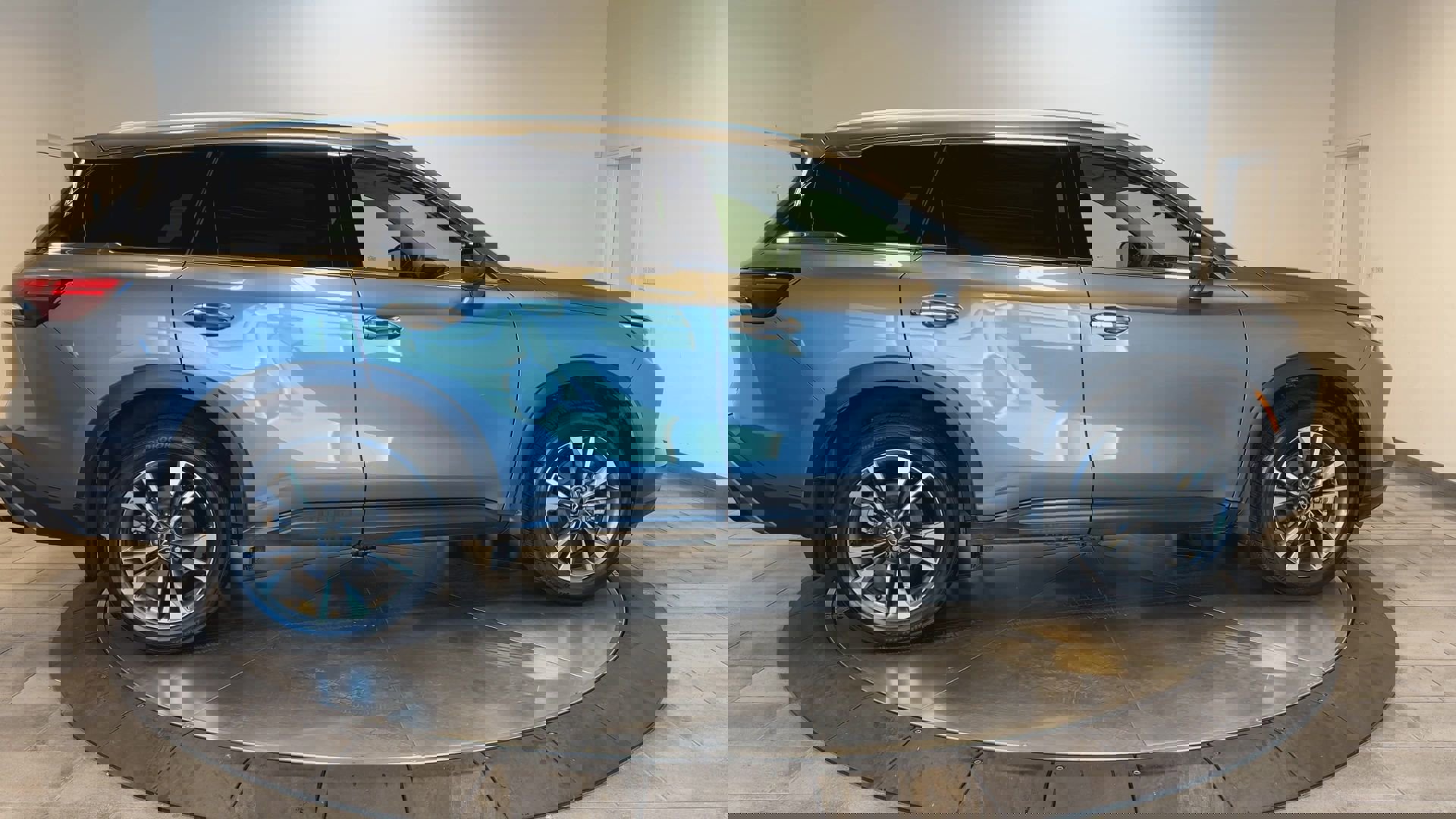 Certified 2023 INFINITI QX60 Luxe w/ Cargo Package image 8