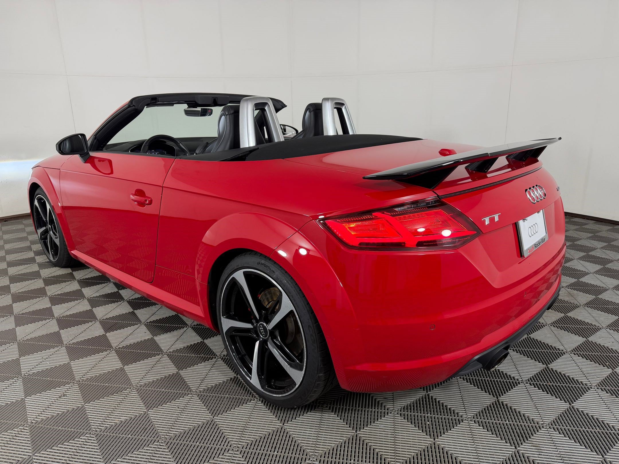 Used 2018 Audi TT 2.0T w/ Technology Package AWD/4WD image 3