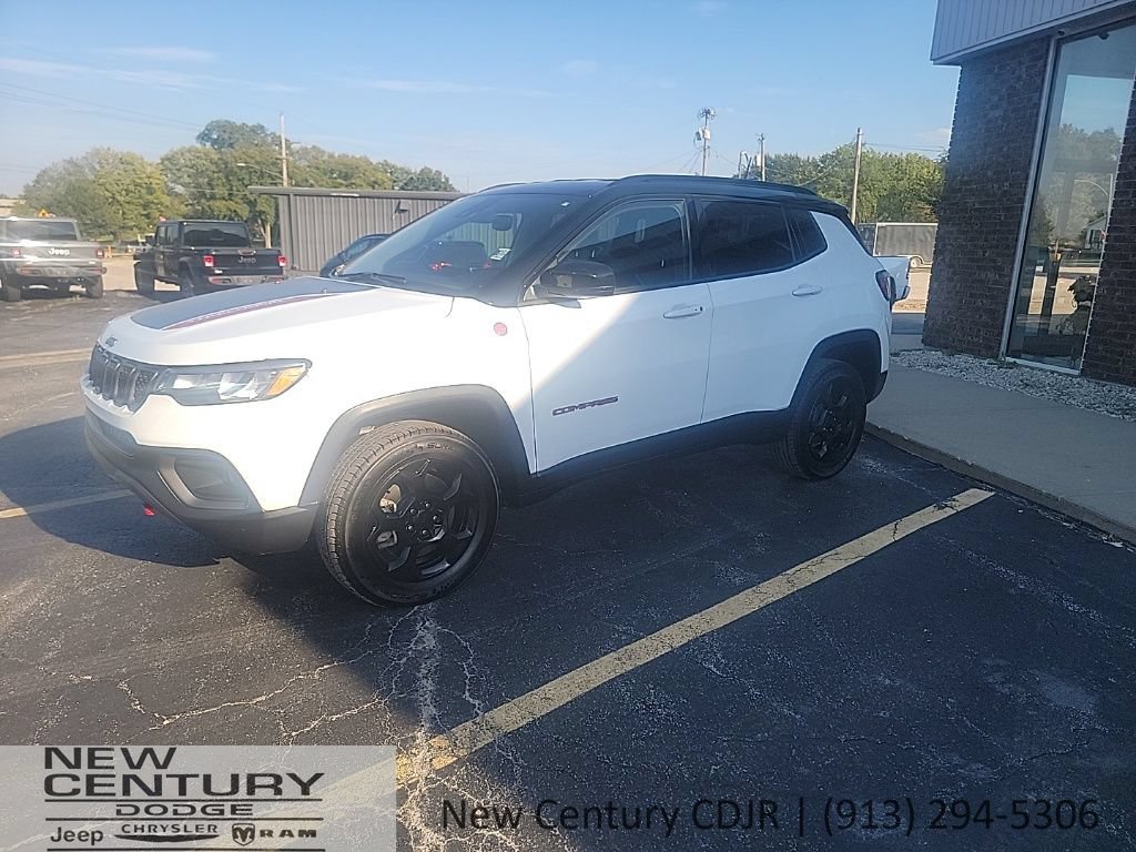 Used 2023 Jeep Compass Trailhawk AWD/4WD image 1