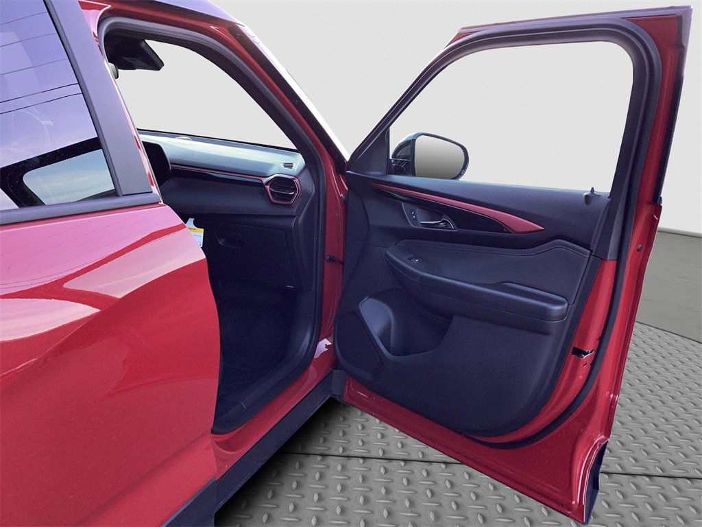 New 2026 Chevrolet TrailBlazer RS w/ Driver Confidence Package image 32