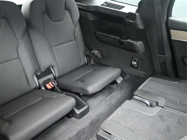 Used 2025 Volvo XC90 B5 Plus w/ Protection Package Premier image 28