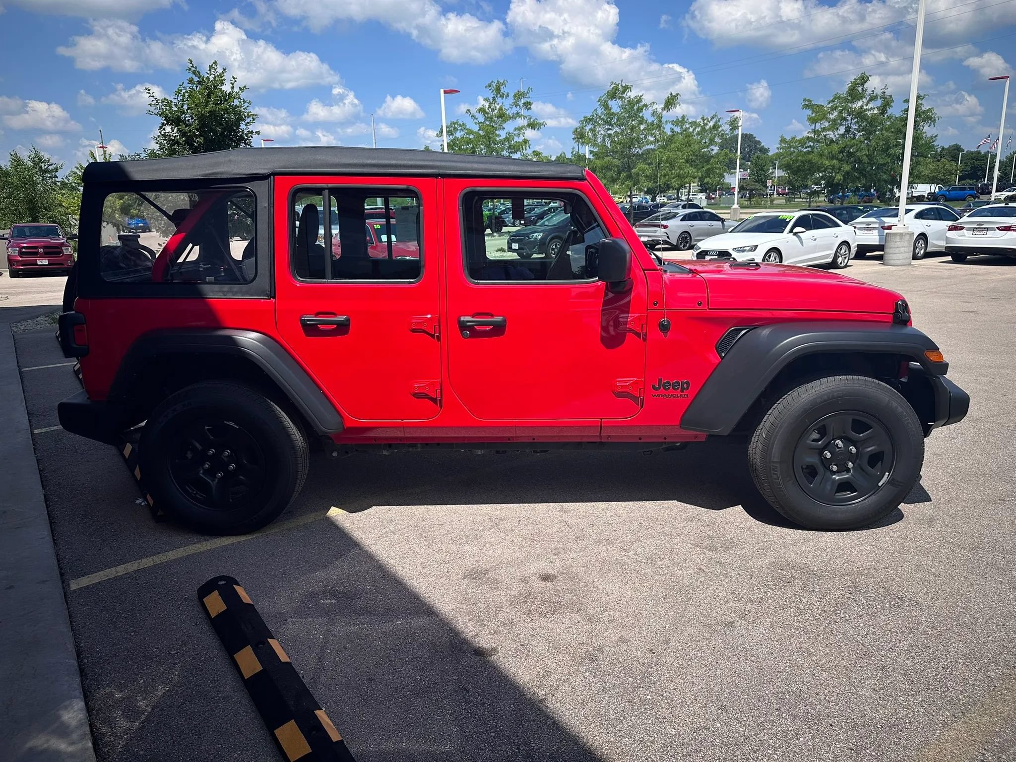Used 2022 Jeep Wrangler Unlimited Sport AWD/4WD image 4