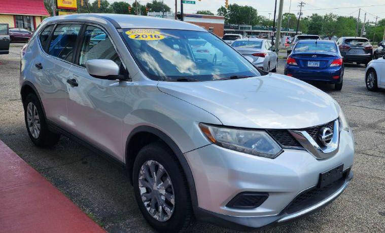 Used 2016 Nissan Rogue S AWD/4WD image 3