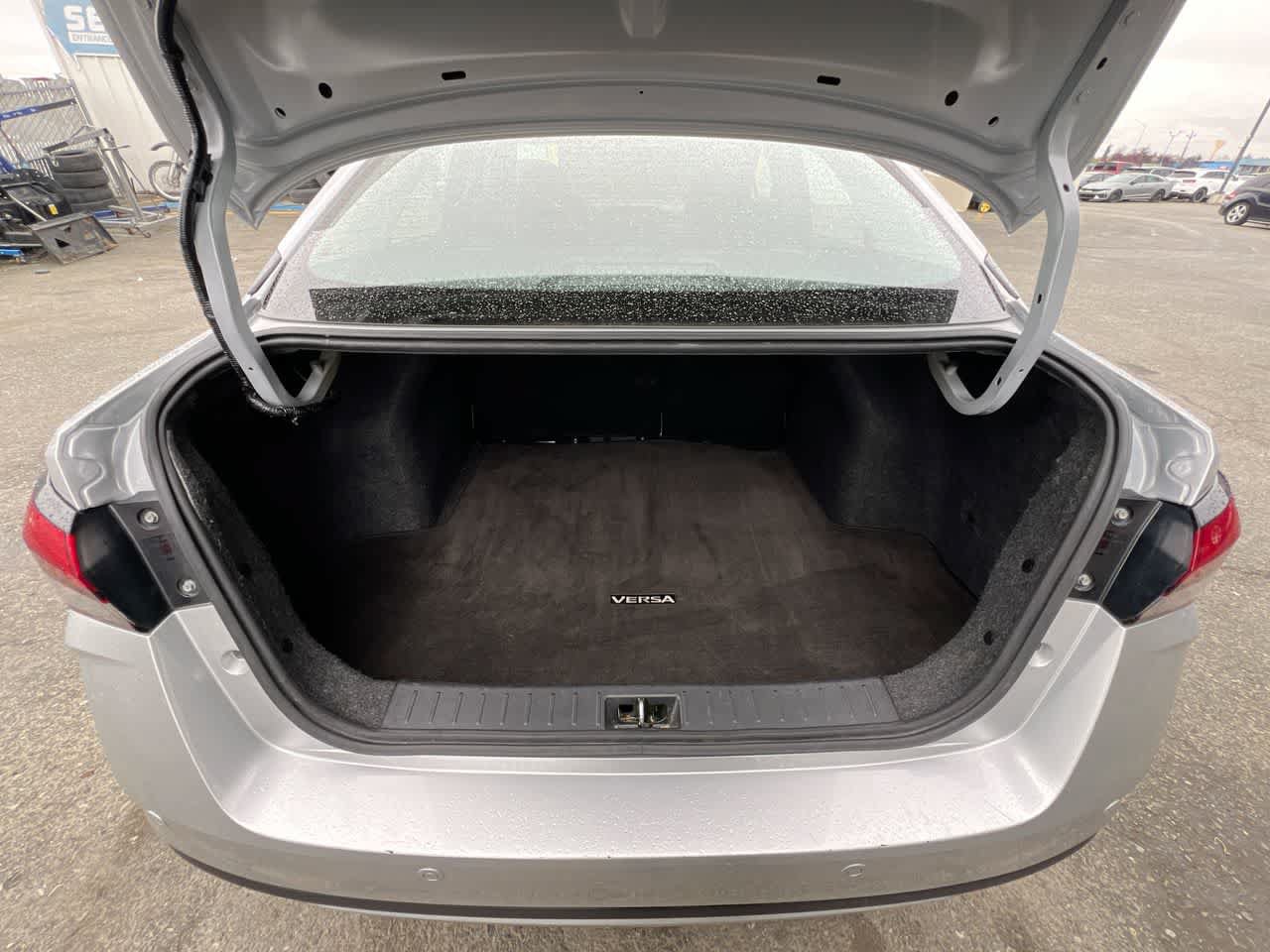 Used 2024 Nissan Versa SR FWD image 25